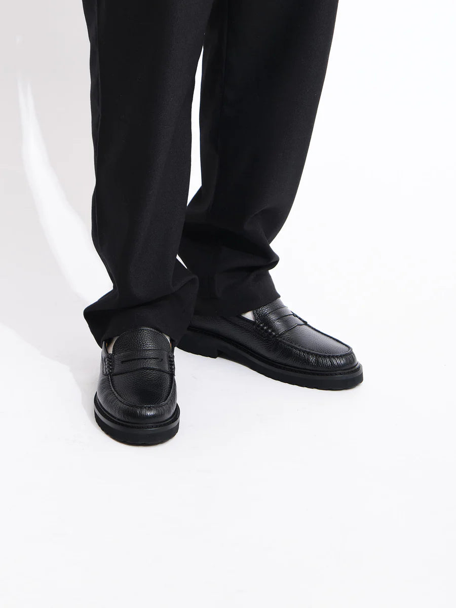 Lightweight Loafer | Black Grained Leather