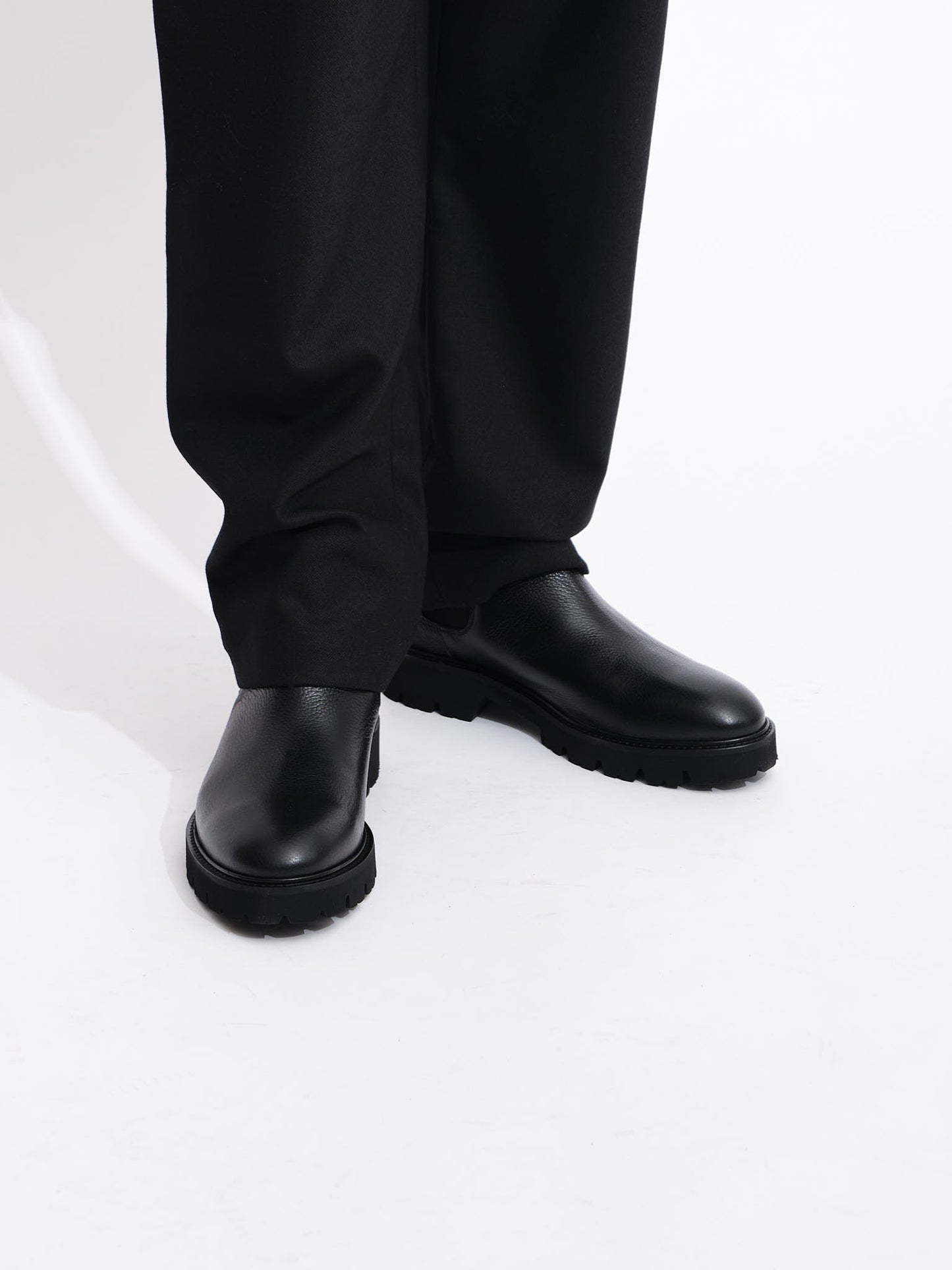 Lightweight Chelsea Boot | Black Grained Leather