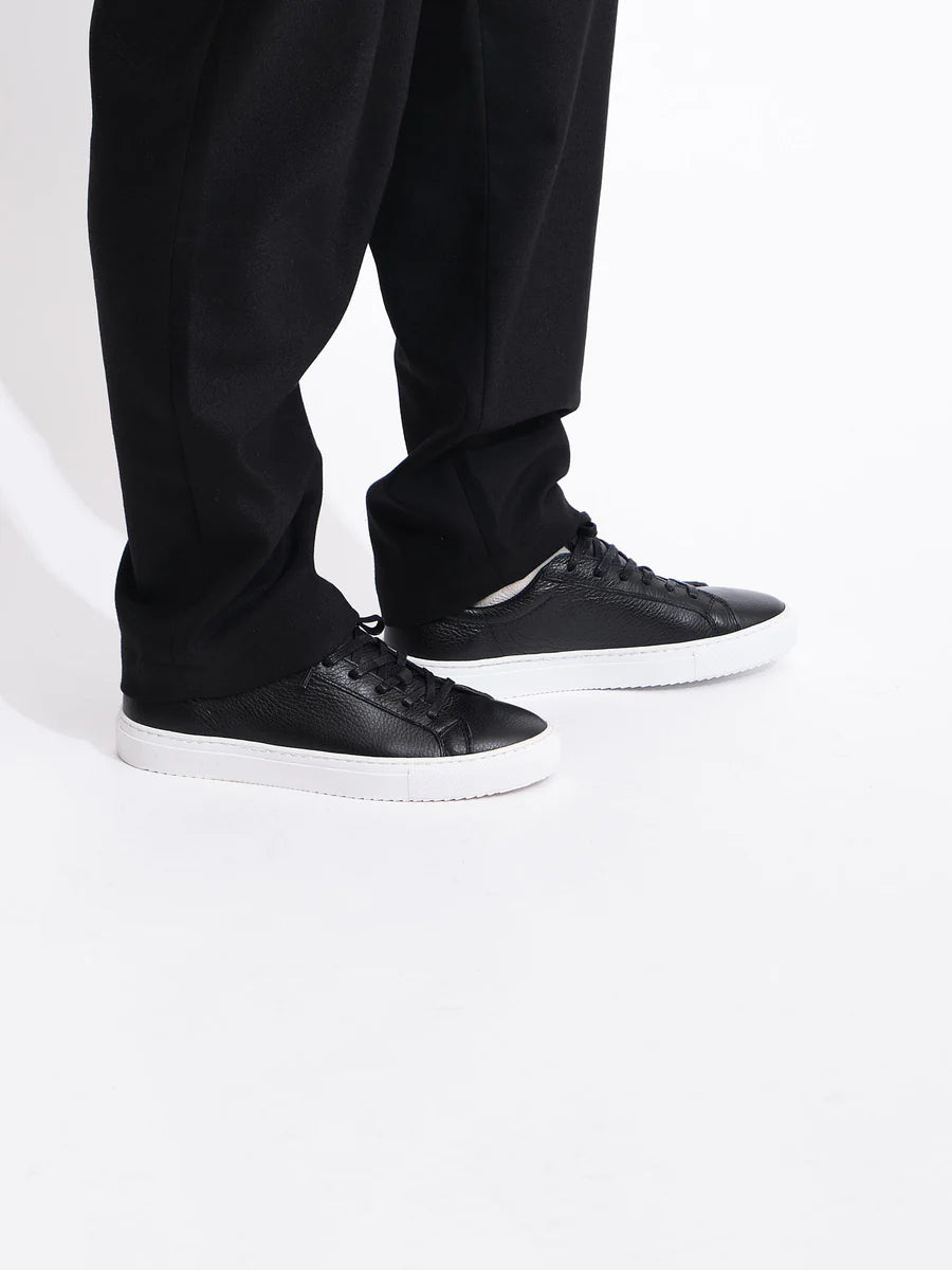 Classic Sneaker | Black
