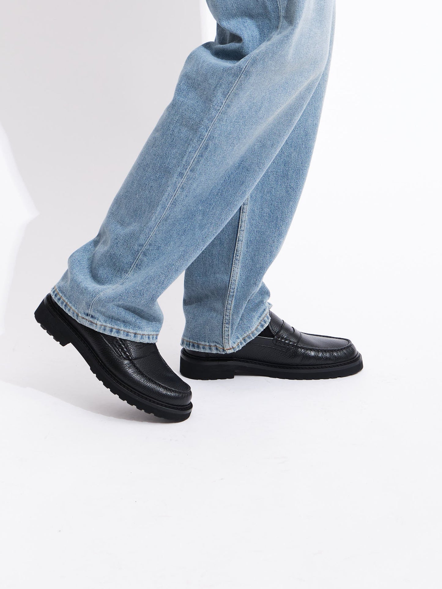 Lightweight Loafer | Black Grained Leather