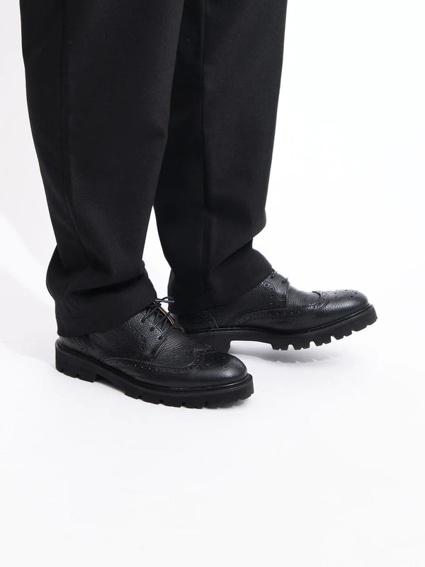 Lightweight Brogue Derby Shoe | Black Grained Leather